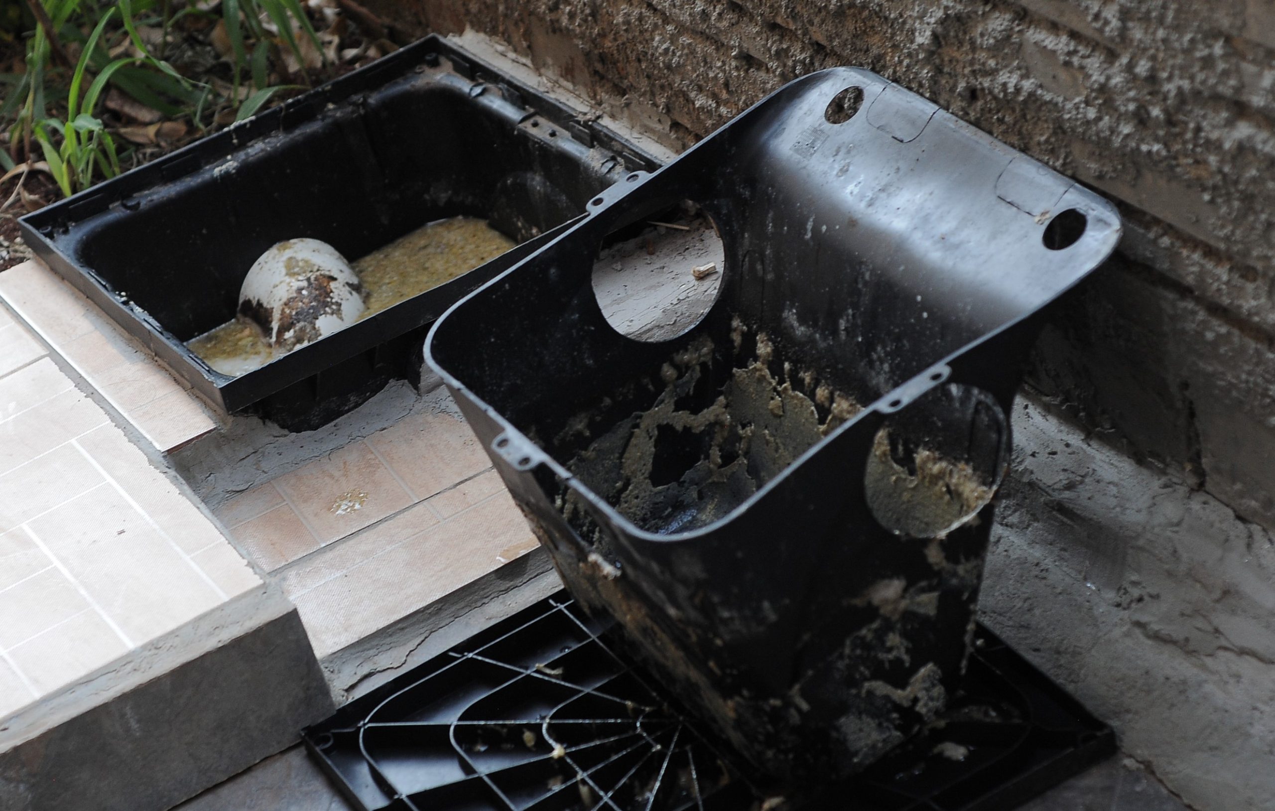 Desentupimento de Caixa de Gordura no Bairro Petrópolis